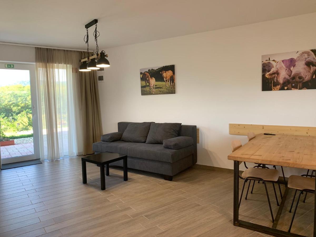 Oeregtoelgy Apartman Szar Bagian luar foto