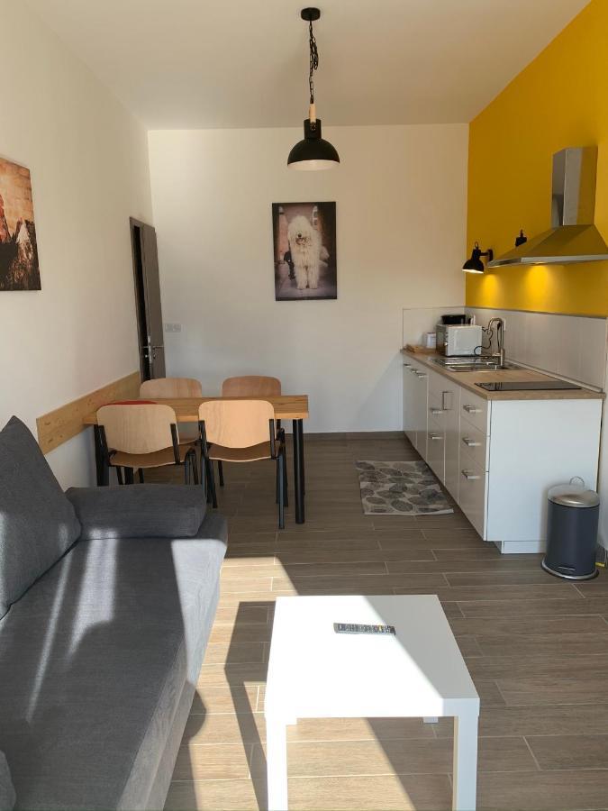 Oeregtoelgy Apartman Szar Bagian luar foto